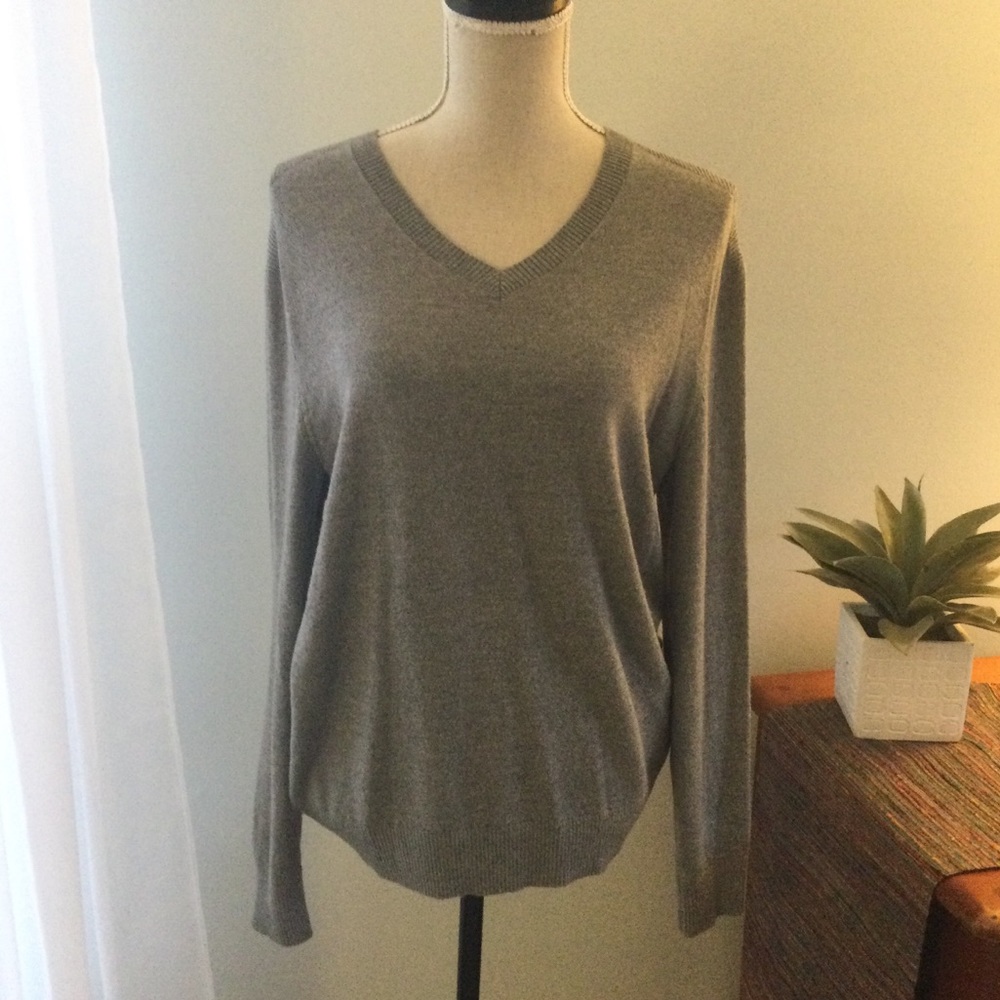 Banana Republic- Fine Merino Wool Sweater. Size M - Picture 8 of 8